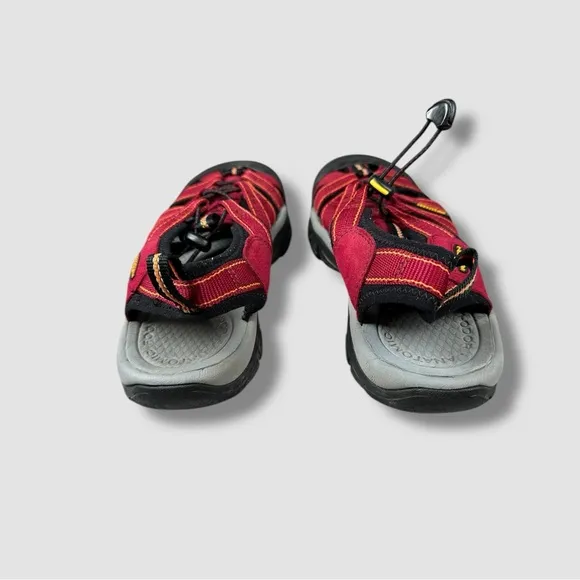 Keen Newport Sandal Women’s 8.5 Red Hiking Waterproof