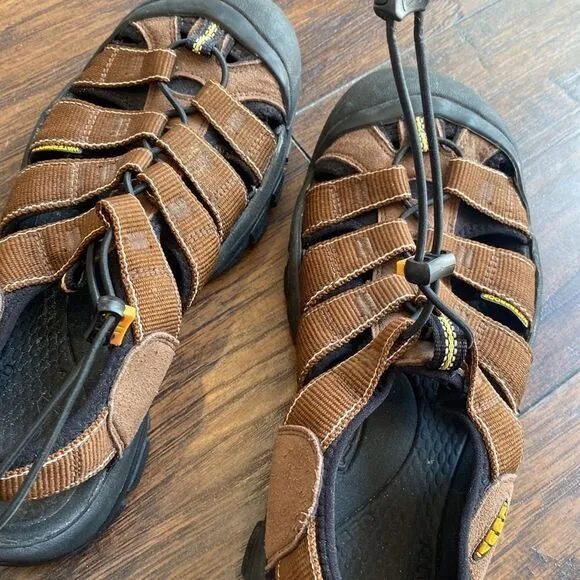 Keen Newport H2 Men's Hiking Waterproof Sandals Size 9 GUC