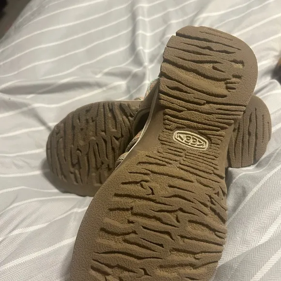 Keen Taupe Coral Women’s Whisper Waterproof Sandals