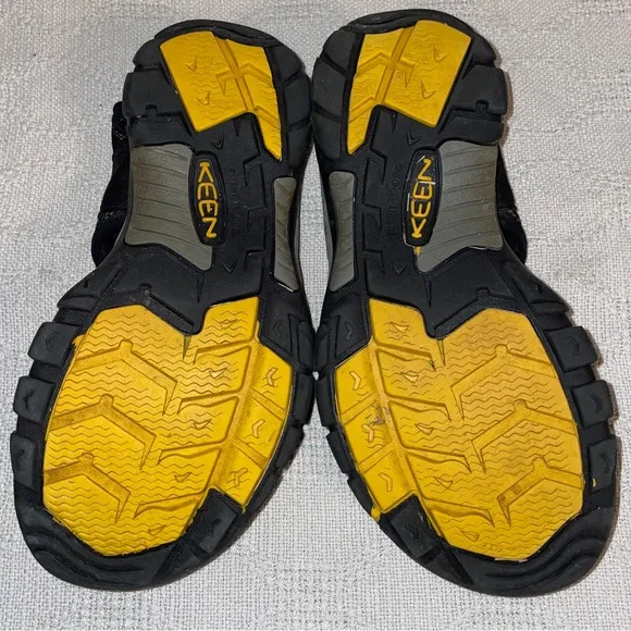 Keen Water Sandals Men’s Size 9.5 M Black Fabric Leather Slip On Waterproof