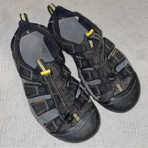 Keen Water Sandals Men’s Size 9.5 M Black Fabric Leather Slip On Waterproof