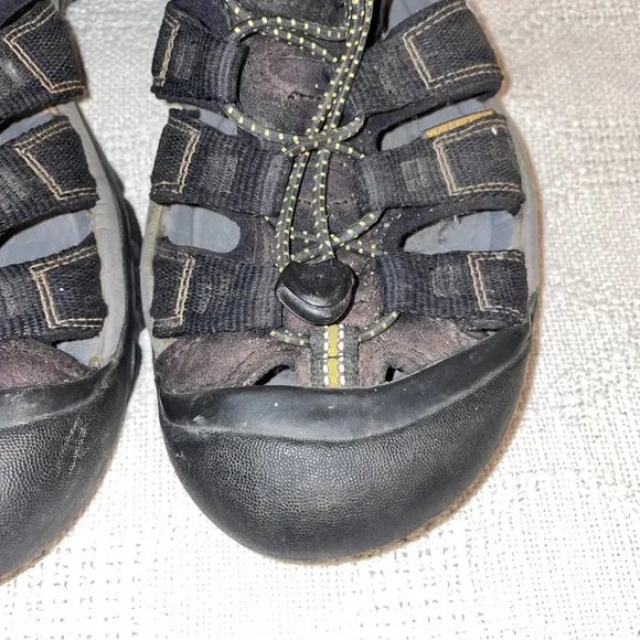 Keen Water Sandals Men’s Size 9.5 M Black Fabric Leather Slip On Waterproof