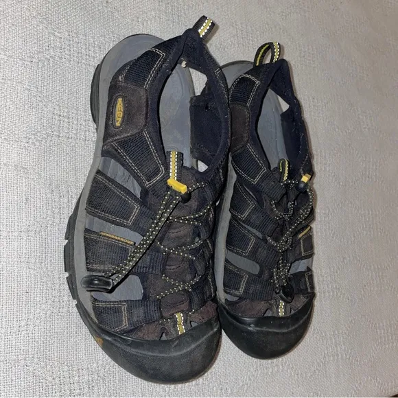 Keen Water Sandals Men’s Size 9.5 M Black Fabric Leather Slip On Waterproof