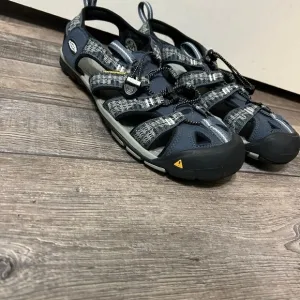 Keen Waterproof Hiking Sandals Washable Footwear Size 9.5 Navy blue