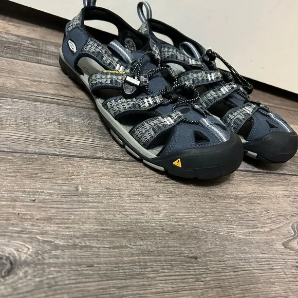 Keen Waterproof Hiking Sandals Washable Footwear Size 9.5 Navy blue