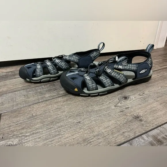 Keen Waterproof Hiking Sandals Washable Footwear Size 9.5 Navy blue
