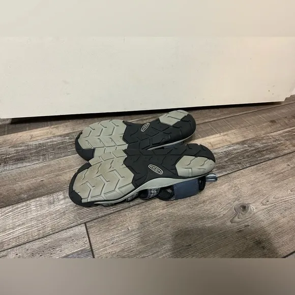 Keen Waterproof Hiking Sandals Washable Footwear Size 9.5 Navy blue