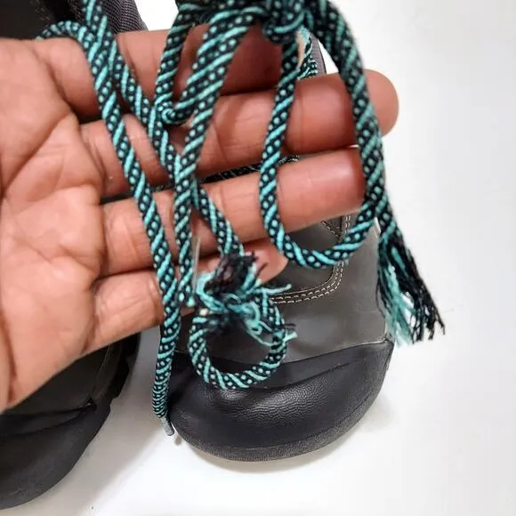 Keen Waterproof Winter Boots Kid's Size 4