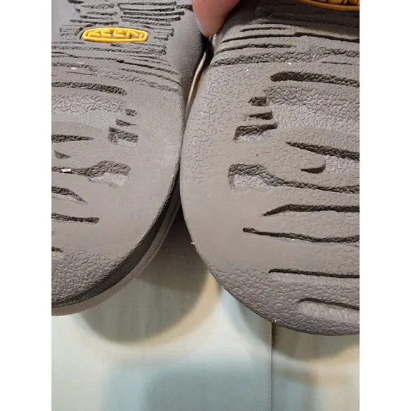 Keen Whisper Waterproof Sports Sandals - Beet Red/Honeysuckle Women's Size 7 EUC