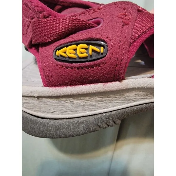 Keen Whisper Waterproof Sports Sandals - Beet Red/Honeysuckle Women's Size 7 EUC