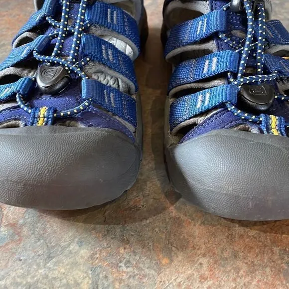 Keen Newport H2 Youth Boys Size 3 Waterproof Sandals
