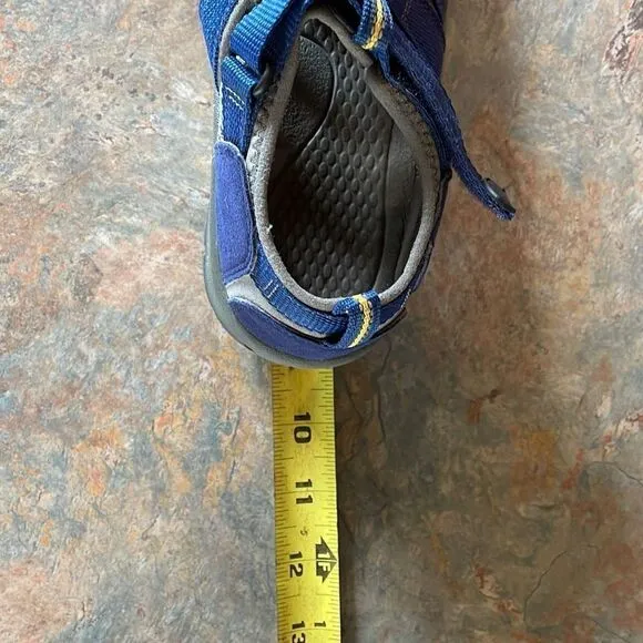 Keen Newport H2 Youth Boys Size 3 Waterproof Sandals