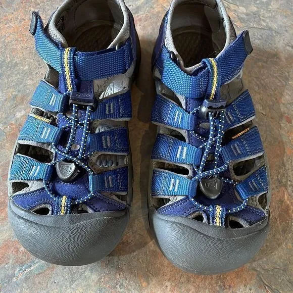 Keen Newport H2 Youth Boys Size 3 Waterproof Sandals