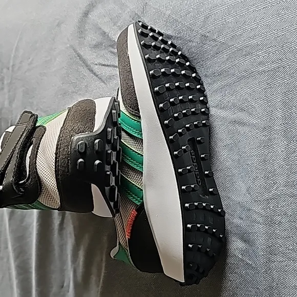 kids running shoes, adidas