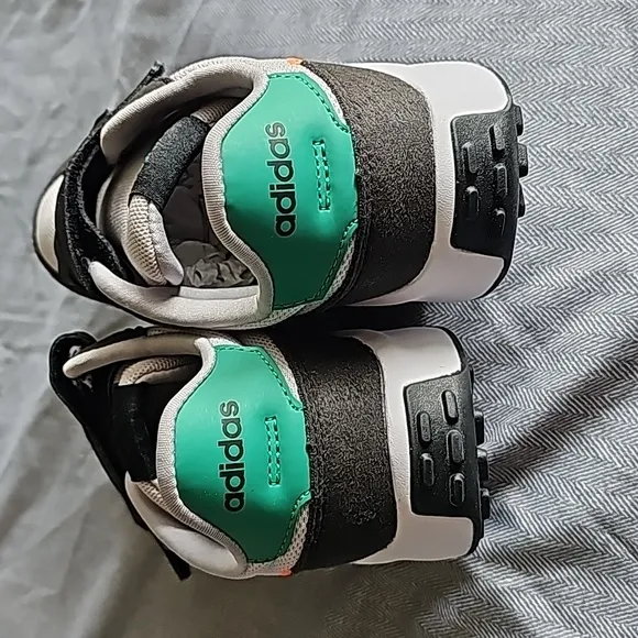 kids running shoes, adidas