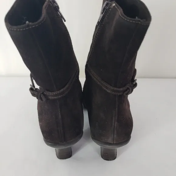 La Canadienne brown suede leather square toe boots size 7.5