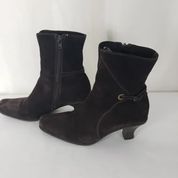 La Canadienne brown suede leather square toe boots size 7.5