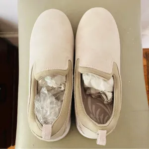 Lands End size 8 1/2 stone leather slide in shoes