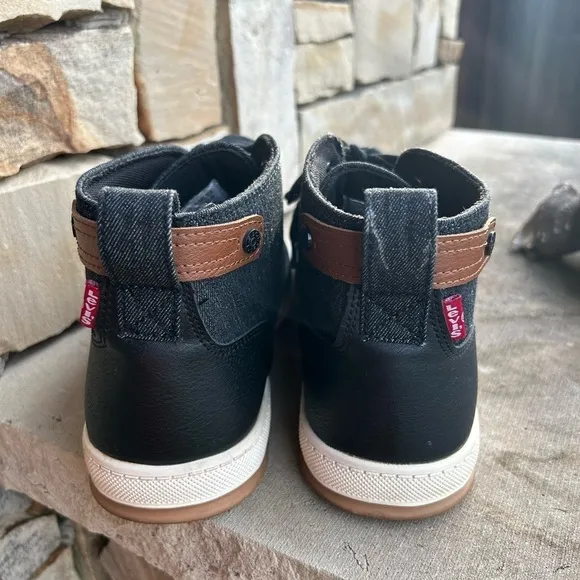 Levi’s Hi-top denim mens casual canvas lace up sneakers Sz-9.  F