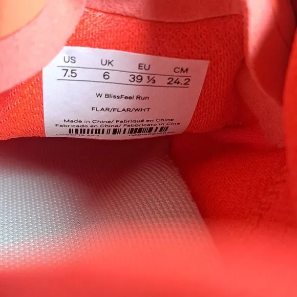Lululemon Blissfeel Running Shoes Women's Sz 7.5 Flare White (VGC)