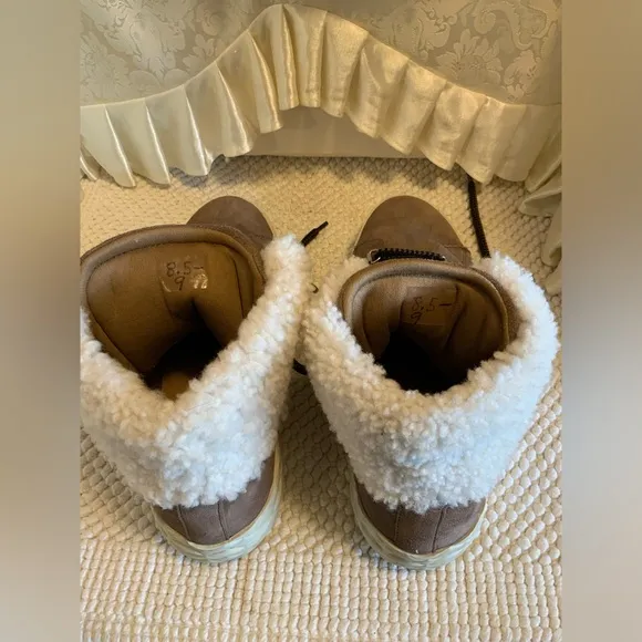 MARC FISHER SNEAKERS/HIKING BOOTS