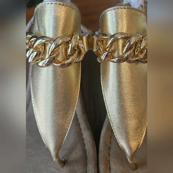 Mark Jenkins-Chain:Stylish 2 Wedge. Gold leather Size 9  NWOT