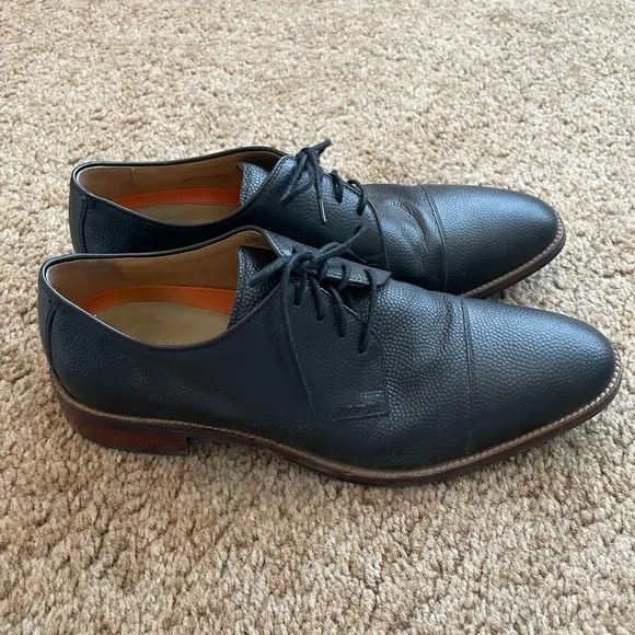 Mens black pebble leather Cole Haan waterproof dress shoes - great condition!
