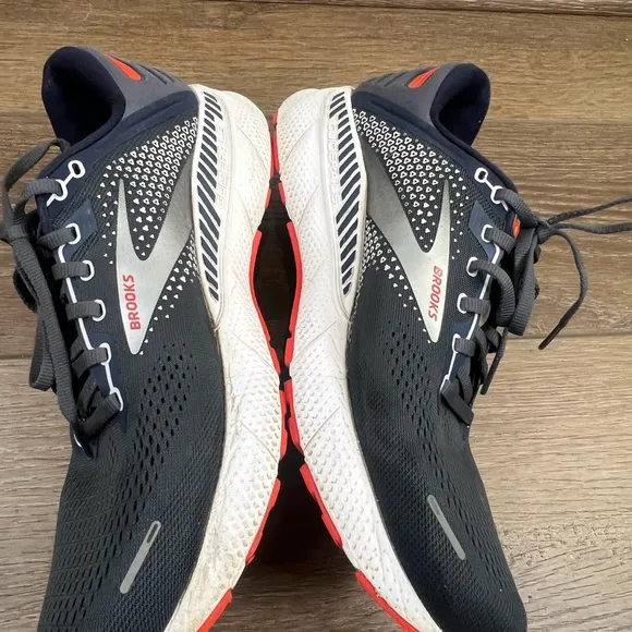 Men's Brooks Adrenaline 22