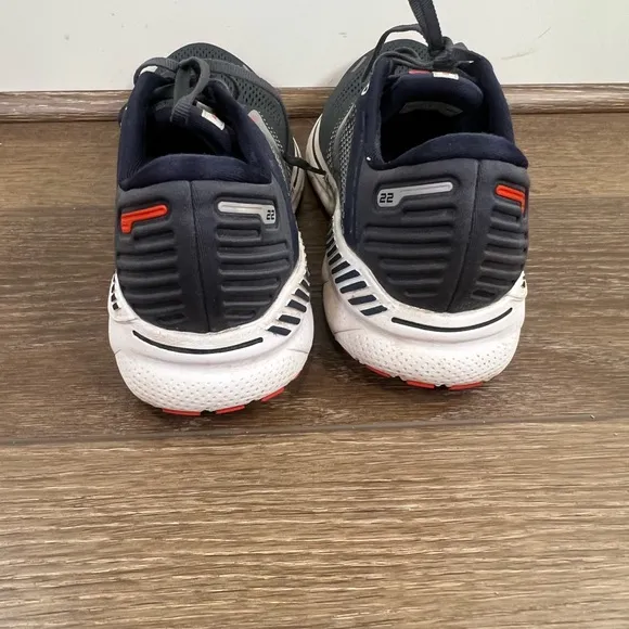 Men's Brooks Adrenaline 22