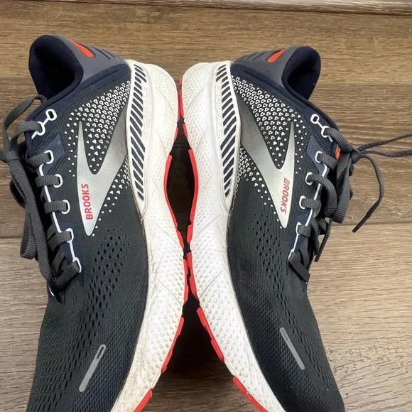 Men's Brooks Adrenaline 22