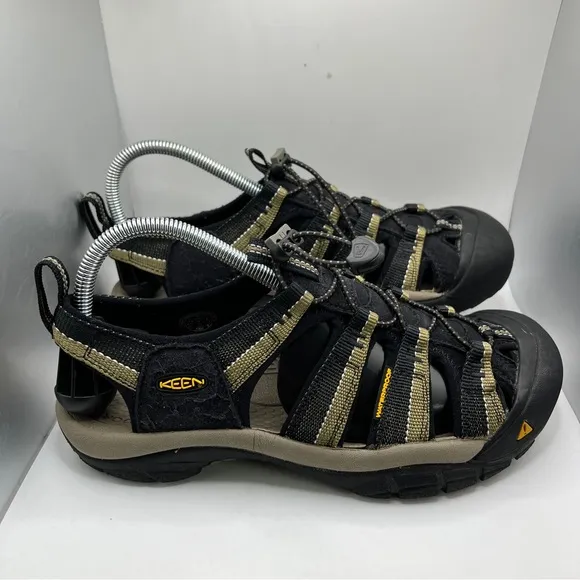 Men’s KEEN Sandals Size 7