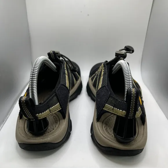 Men’s KEEN Sandals Size 7