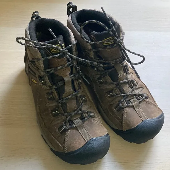 Men's KEEN Targhee II Mid Waterproof Hiking Boots, Size 11, Brown and Black