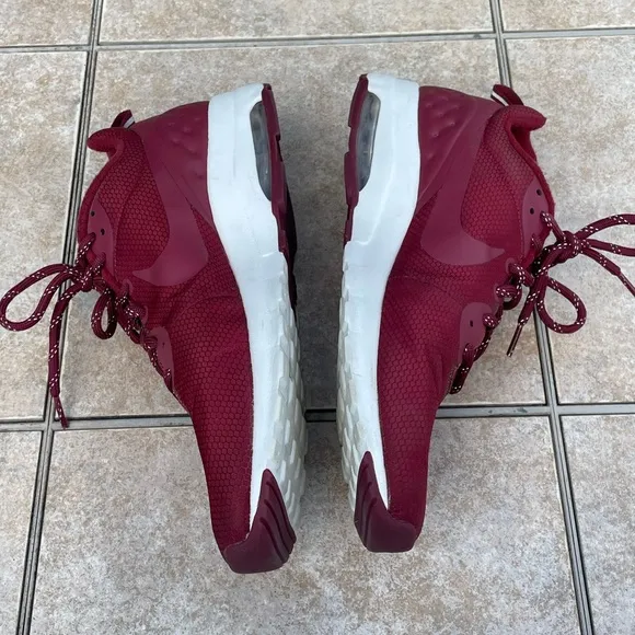 Mens Nike Air Max Motion LW SE In Team Red Running Shoes - Size 13