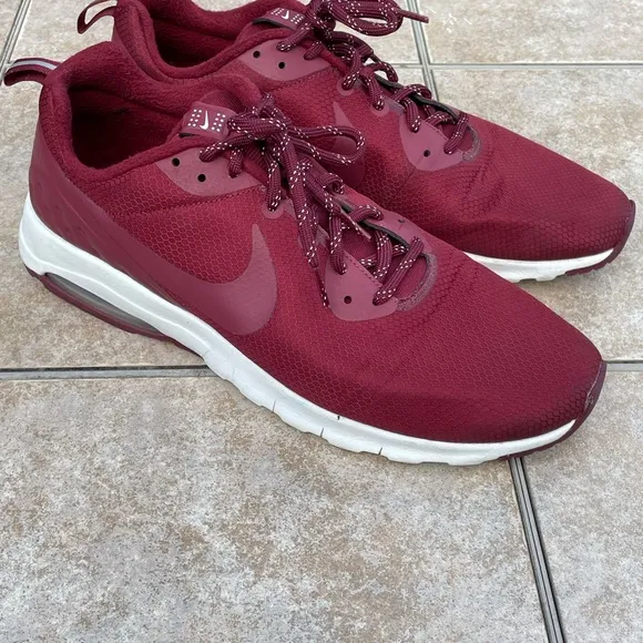 Mens Nike Air Max Motion LW SE In Team Red Running Shoes - Size 13