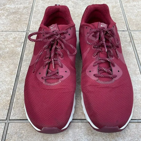 Mens Nike Air Max Motion LW SE In Team Red Running Shoes - Size 13