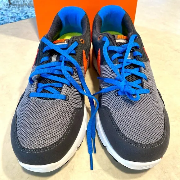 MEN’S NIKE LUNARFLY  SNEAKERS STYLE #396048-009 SIZE 9 NEW IN BOX