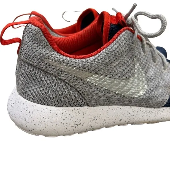MEN’S NikeiD Roshe Running Sneaker Shoes, Size 7.5  Gray Blue Red