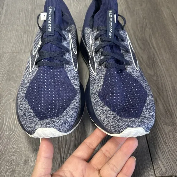 Men’s SAMPLE Brooks Levitate GTS 5 Knit Blue  Running Shoes Size 9 NEW