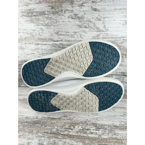 Men's Vessi Weekend White Low Top Waterproof Sneakers Sz 9