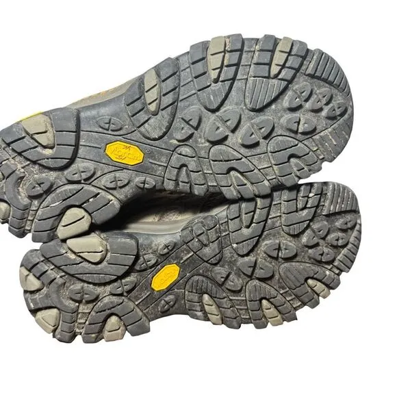 Men’s Merrell Moab trail hiking boots size 8 brown