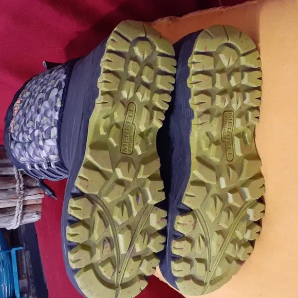 MERREL WATERPROOF BOOTS