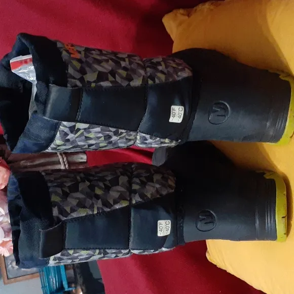 MERREL WATERPROOF BOOTS