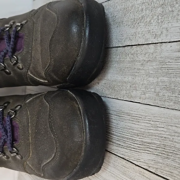 Merrell Adirondack Plum Brown Leather Ankle Hiking Boots Womens Size 6.5