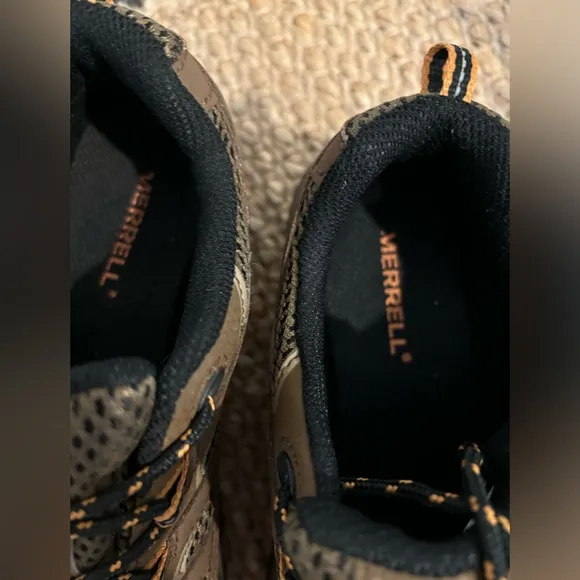 Merrell boys brown Moab 2 low cut hikers waterproof lace up shoes size 6