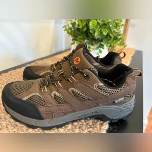 Merrell boys brown Moab 2 low cut hikers waterproof lace up shoes size 6