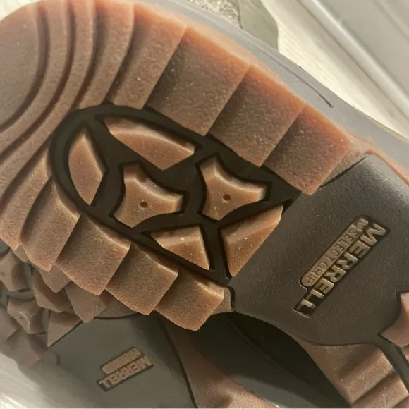 Merrell women’s Sz 6 tall boots “Bungee cord” leather waterproof New