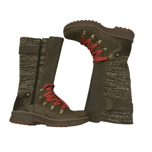 Merrell women’s Sz 6 tall boots “Bungee cord” leather waterproof New