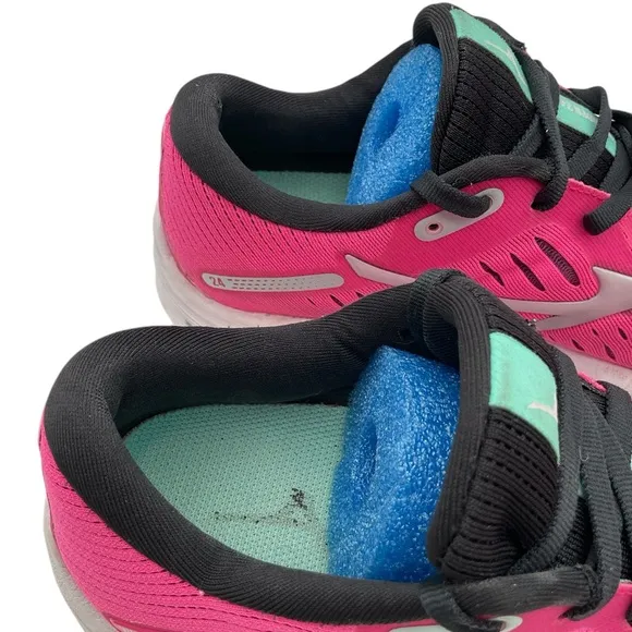 Mizuno Women’s running shoes size 8.5
