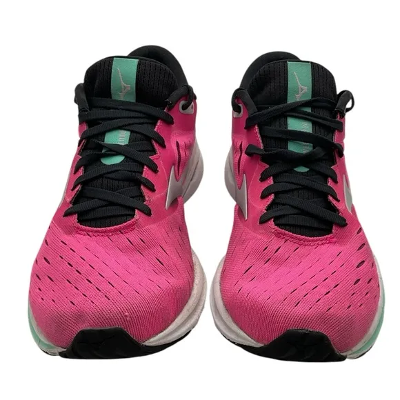 Mizuno Women’s running shoes size 8.5